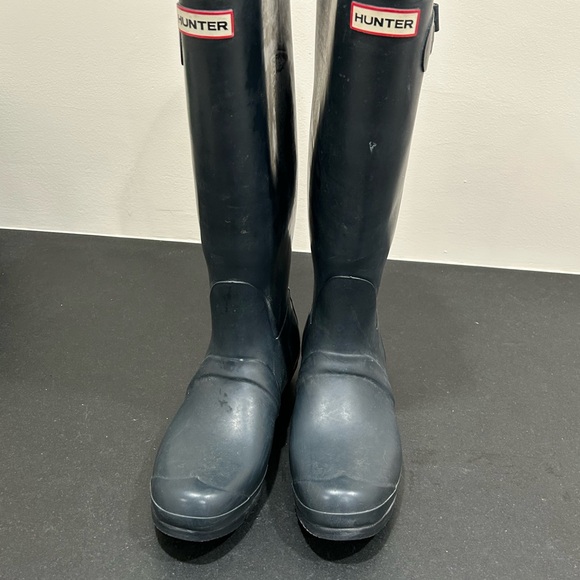 Hunter Classic Navy Waterproof Boots - Picture 1 of 5